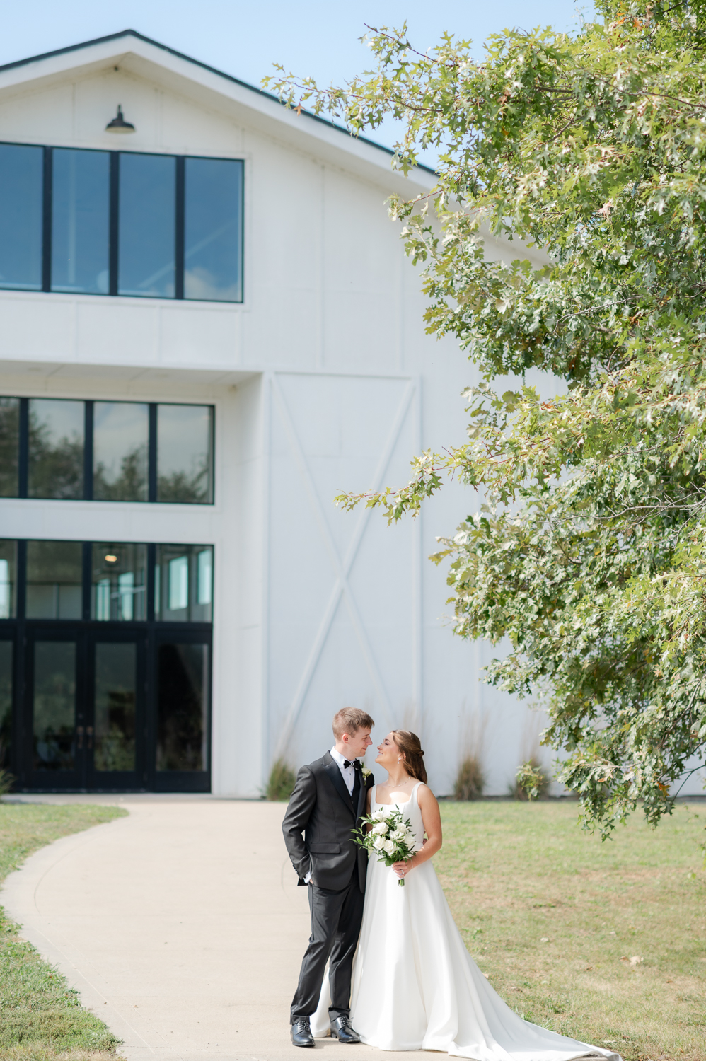 bride and groom at emerald hills events wedding venue